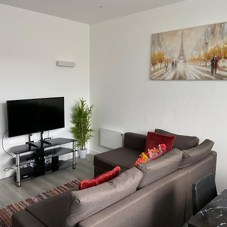 Lovely 2 Double Bedroom Flat With Free Parking - At The Atrium Mk Milton Keynes Eksteriør bilde