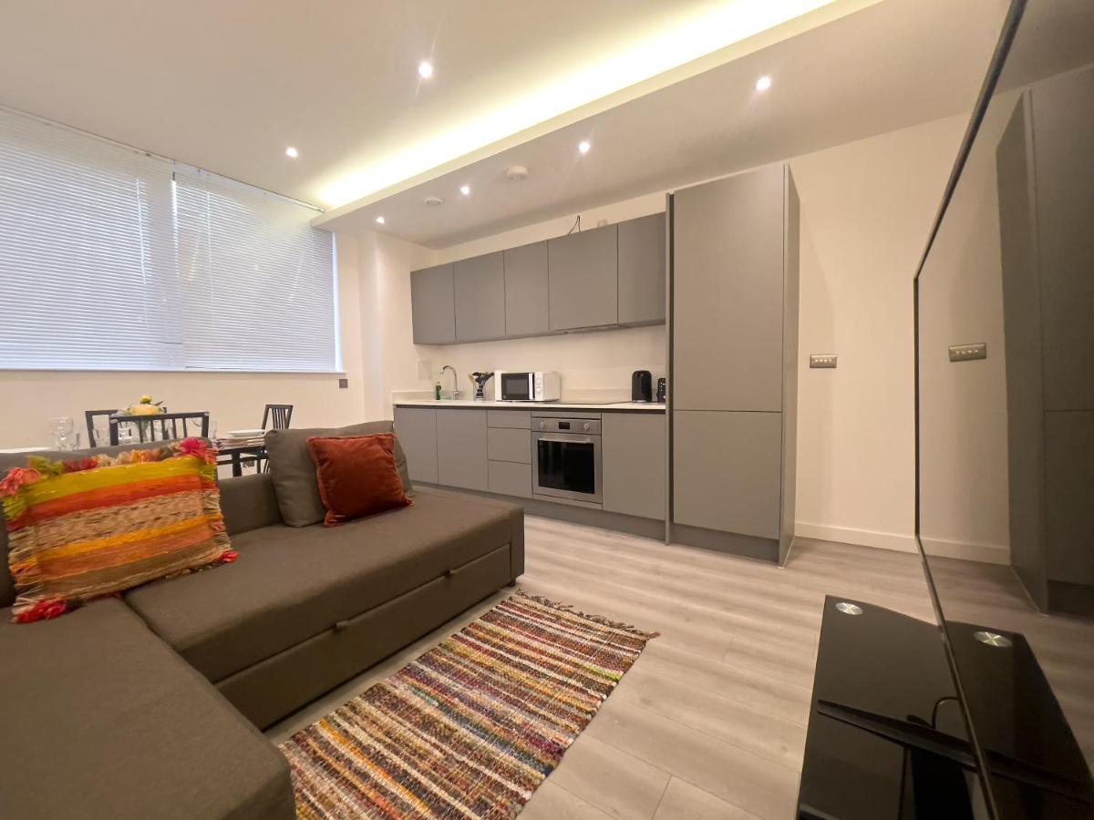 Lovely 2 Double Bedroom Flat With Free Parking - At The Atrium Mk Milton Keynes Eksteriør bilde
