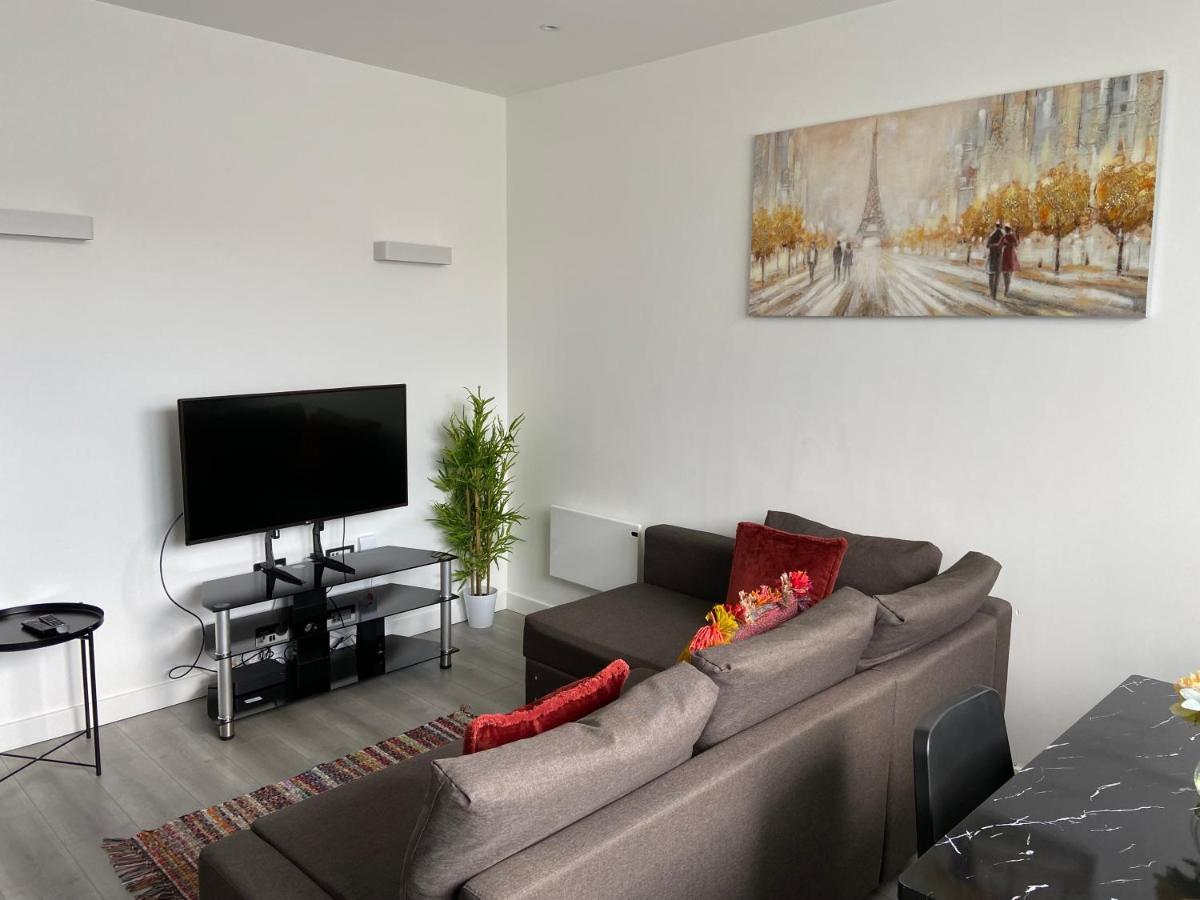 Lovely 2 Double Bedroom Flat With Free Parking - At The Atrium Mk Milton Keynes Eksteriør bilde