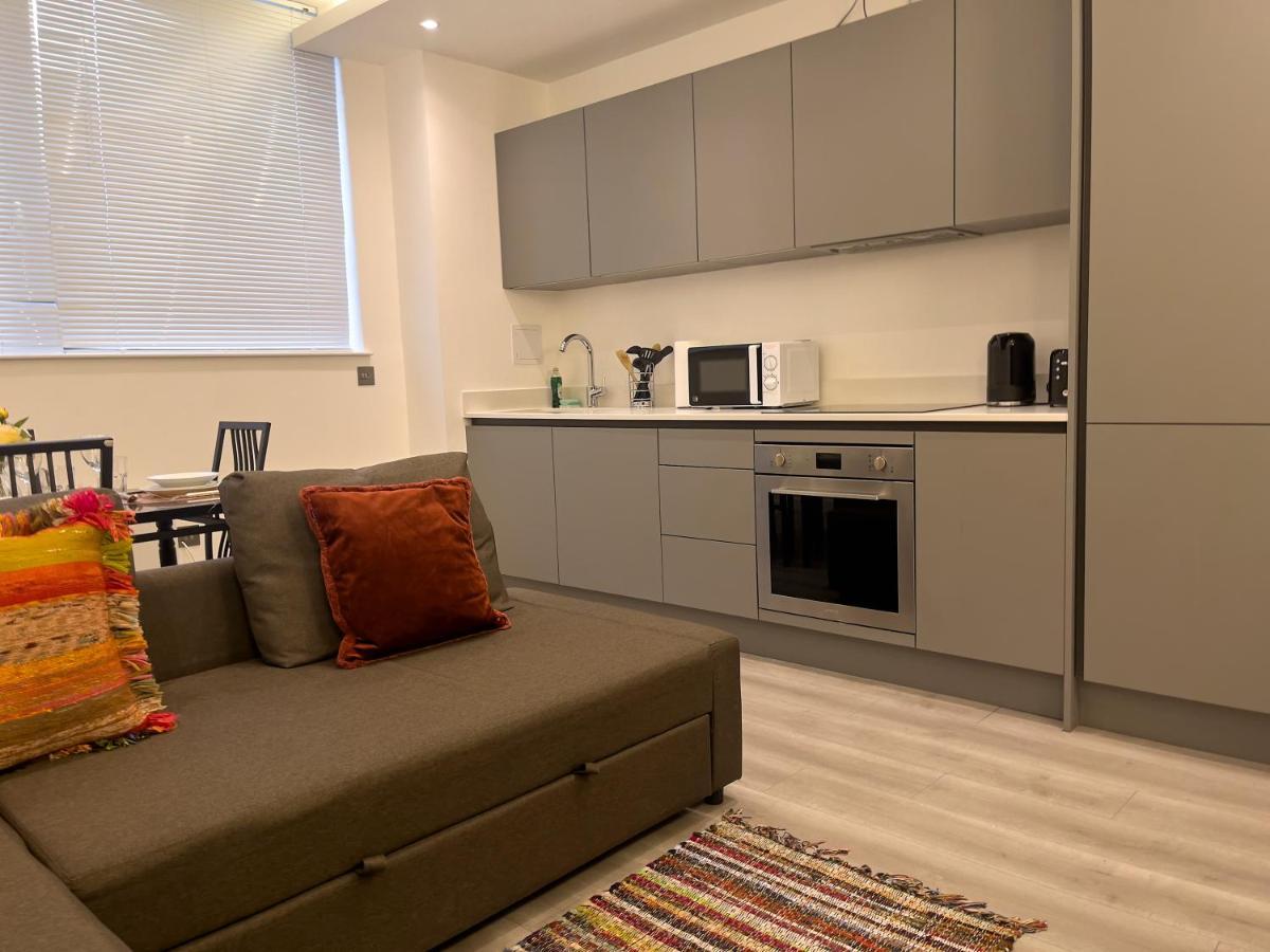 Lovely 2 Double Bedroom Flat With Free Parking - At The Atrium Mk Milton Keynes Eksteriør bilde