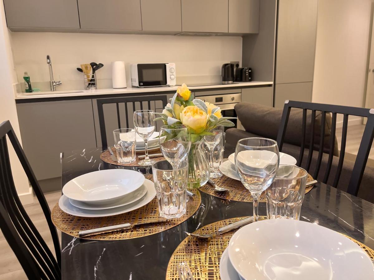 Lovely 2 Double Bedroom Flat With Free Parking - At The Atrium Mk Milton Keynes Eksteriør bilde