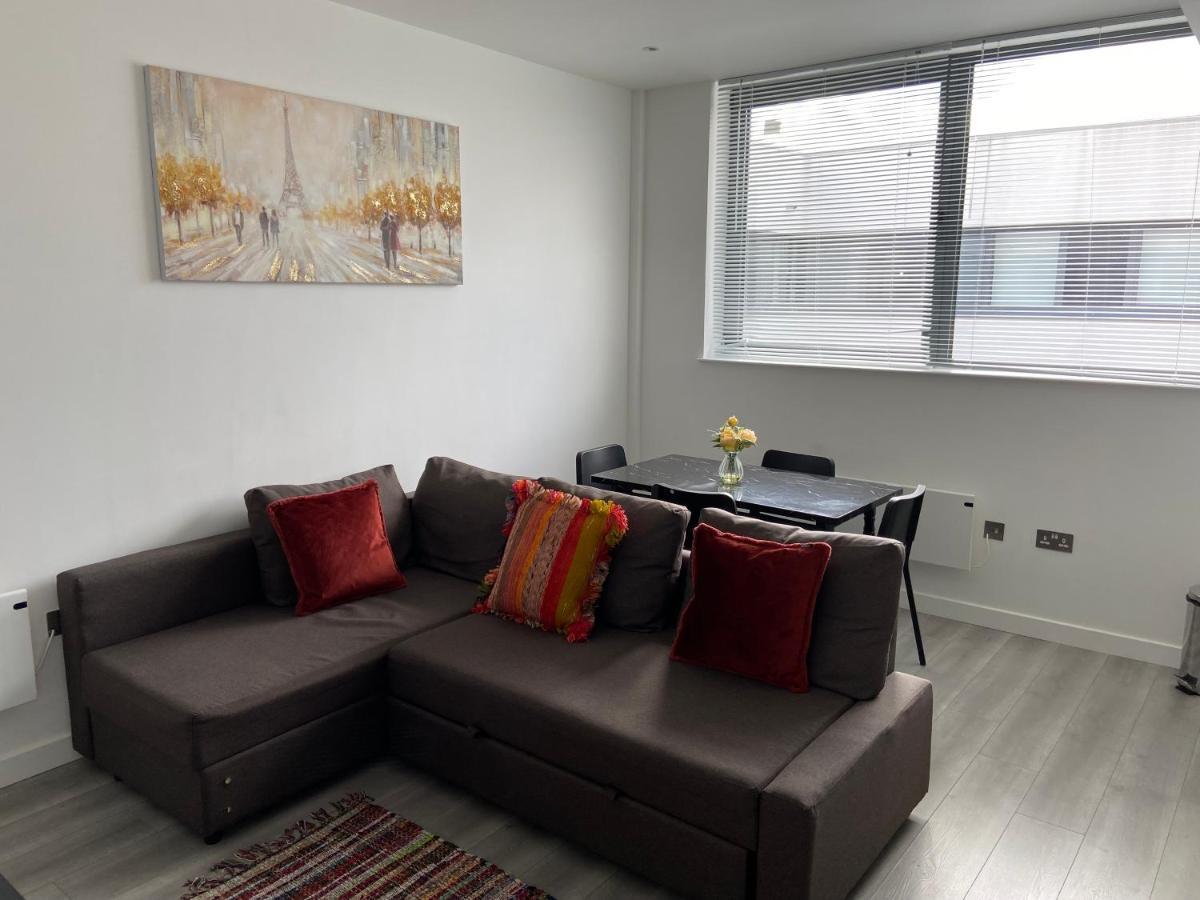 Lovely 2 Double Bedroom Flat With Free Parking - At The Atrium Mk Milton Keynes Eksteriør bilde