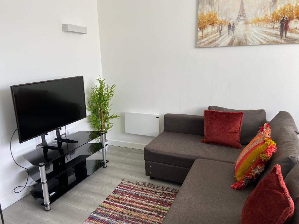 Lovely 2 Double Bedroom Flat With Free Parking - At The Atrium Mk Milton Keynes Eksteriør bilde