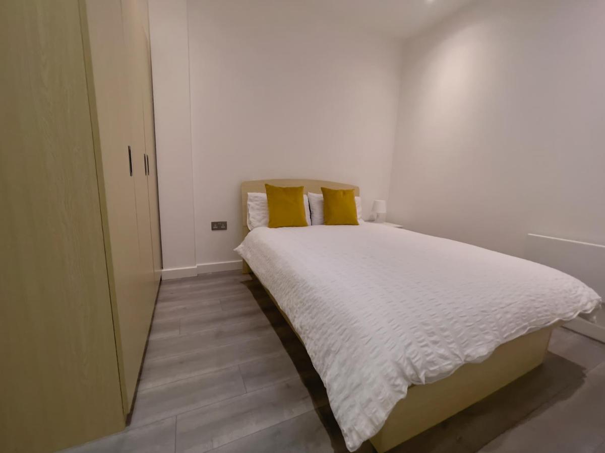 Lovely 2 Double Bedroom Flat With Free Parking - At The Atrium Mk Milton Keynes Eksteriør bilde