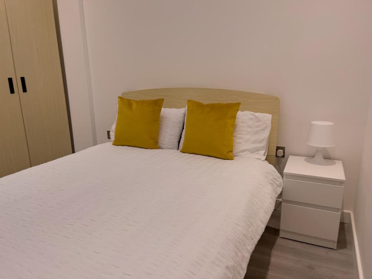 Lovely 2 Double Bedroom Flat With Free Parking - At The Atrium Mk Milton Keynes Eksteriør bilde