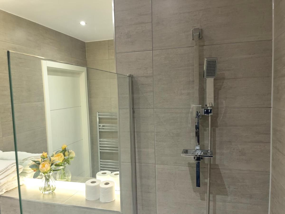 Lovely 2 Double Bedroom Flat With Free Parking - At The Atrium Mk Milton Keynes Eksteriør bilde
