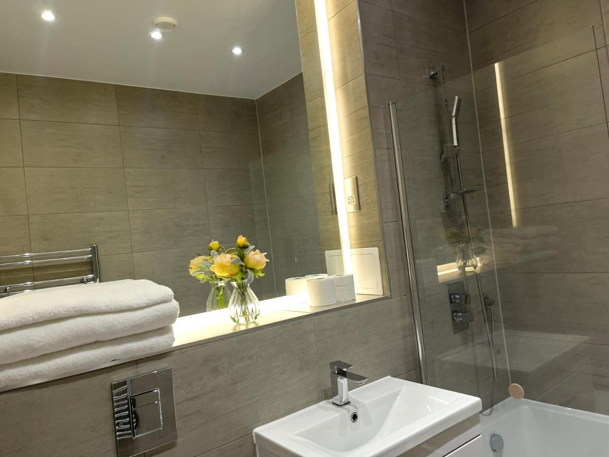 Lovely 2 Double Bedroom Flat With Free Parking - At The Atrium Mk Milton Keynes Eksteriør bilde
