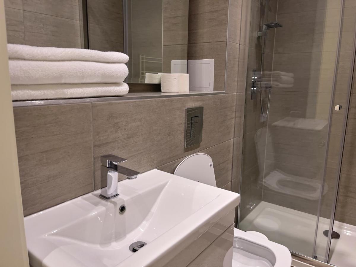 Lovely 2 Double Bedroom Flat With Free Parking - At The Atrium Mk Milton Keynes Eksteriør bilde