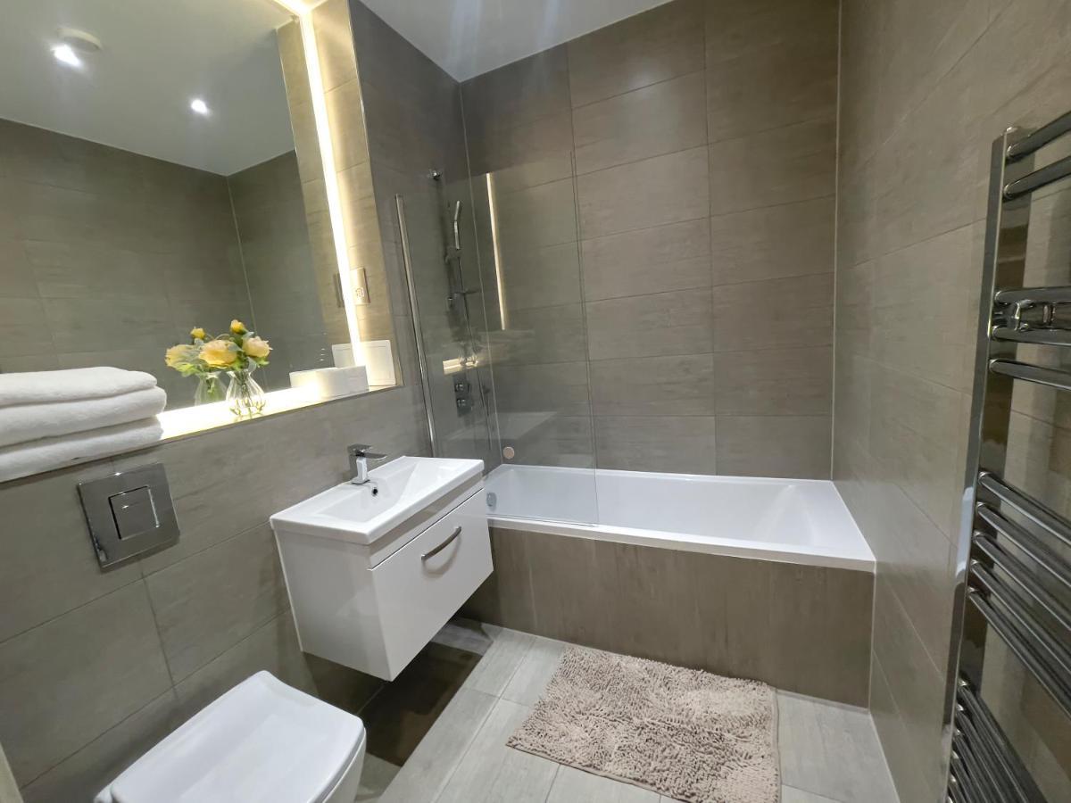 Lovely 2 Double Bedroom Flat With Free Parking - At The Atrium Mk Milton Keynes Eksteriør bilde
