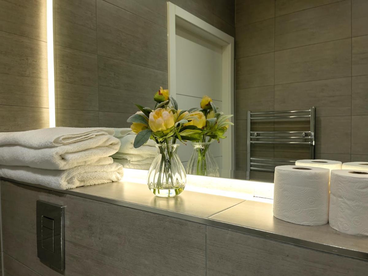 Lovely 2 Double Bedroom Flat With Free Parking - At The Atrium Mk Milton Keynes Eksteriør bilde