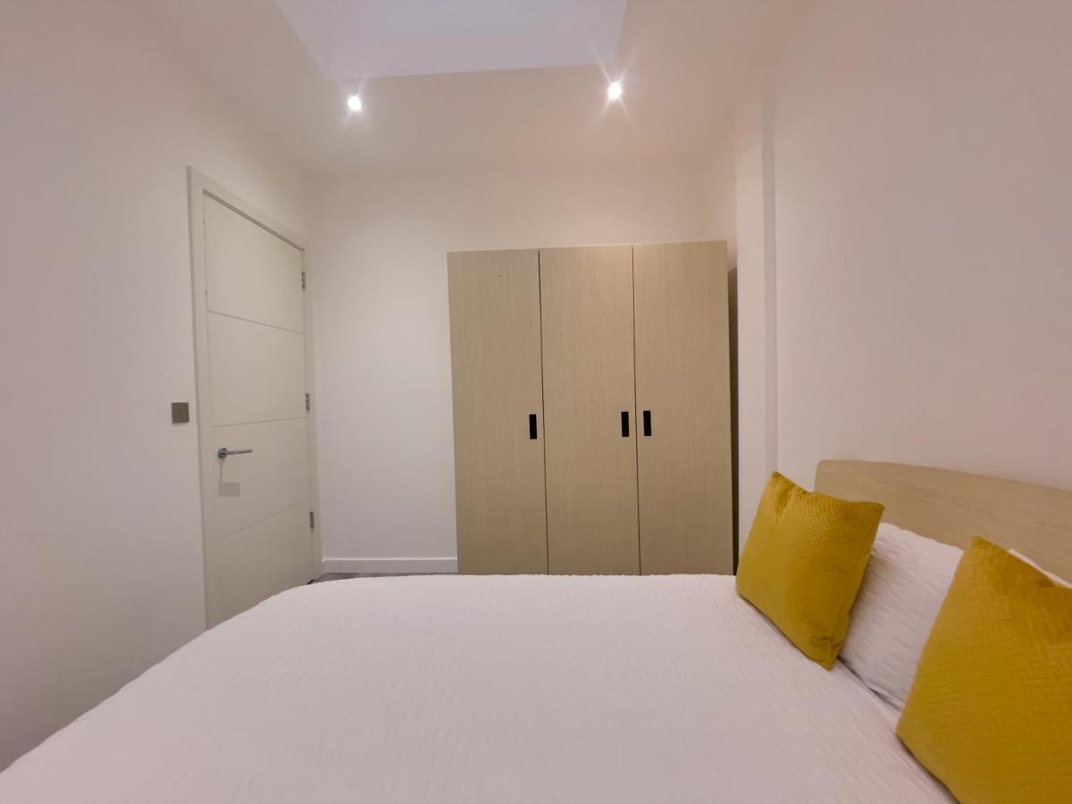 Lovely 2 Double Bedroom Flat With Free Parking - At The Atrium Mk Milton Keynes Eksteriør bilde